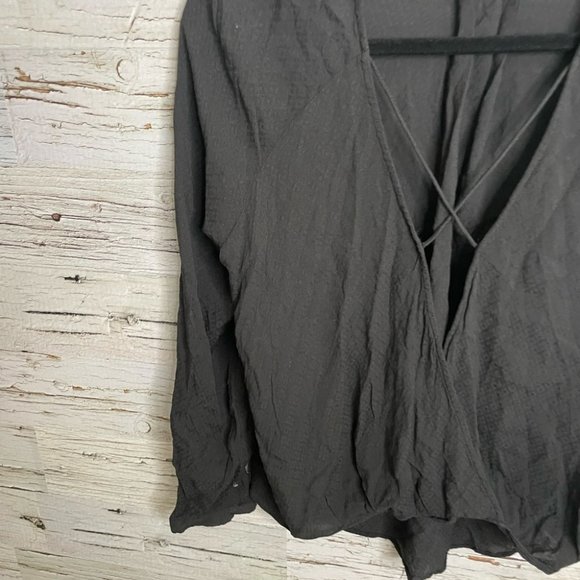 Silence & noise black long sleeve blouse size medium urban outfitters - Picture 2 of 11
